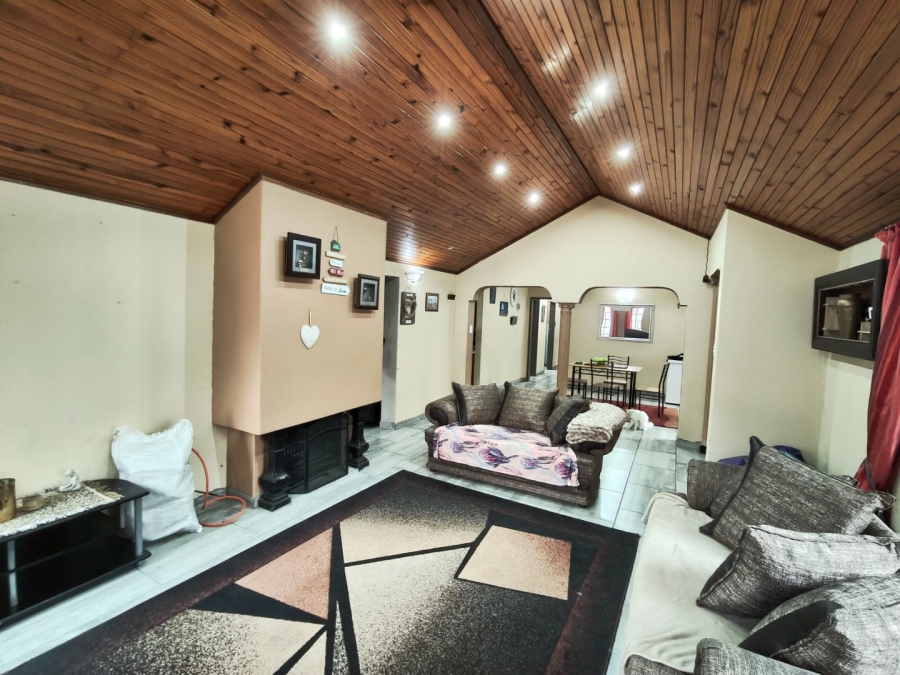 3 Bedroom Property for Sale in Vaalpark Free State